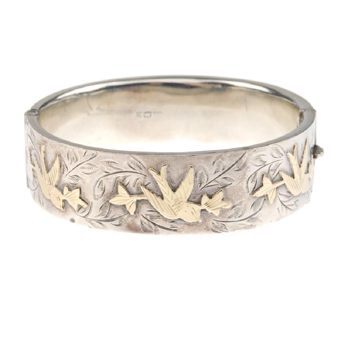 A selection of silver and white metal jewellery. To (1 of 4)