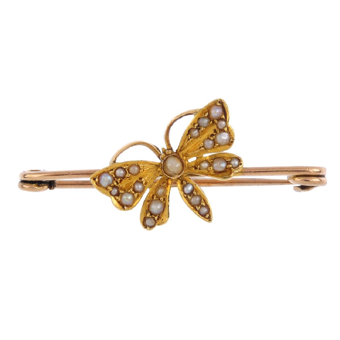 A selection of gem-set jewellery. To include an opal (1 of 8)