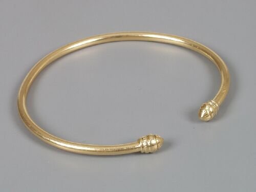 An open ended torque design bangle of 2