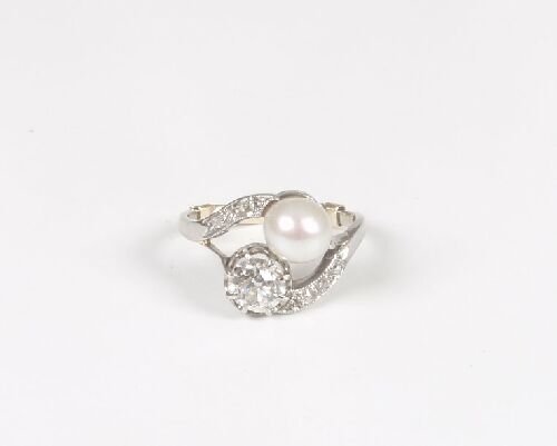 Diamond and pearl two stone cross over