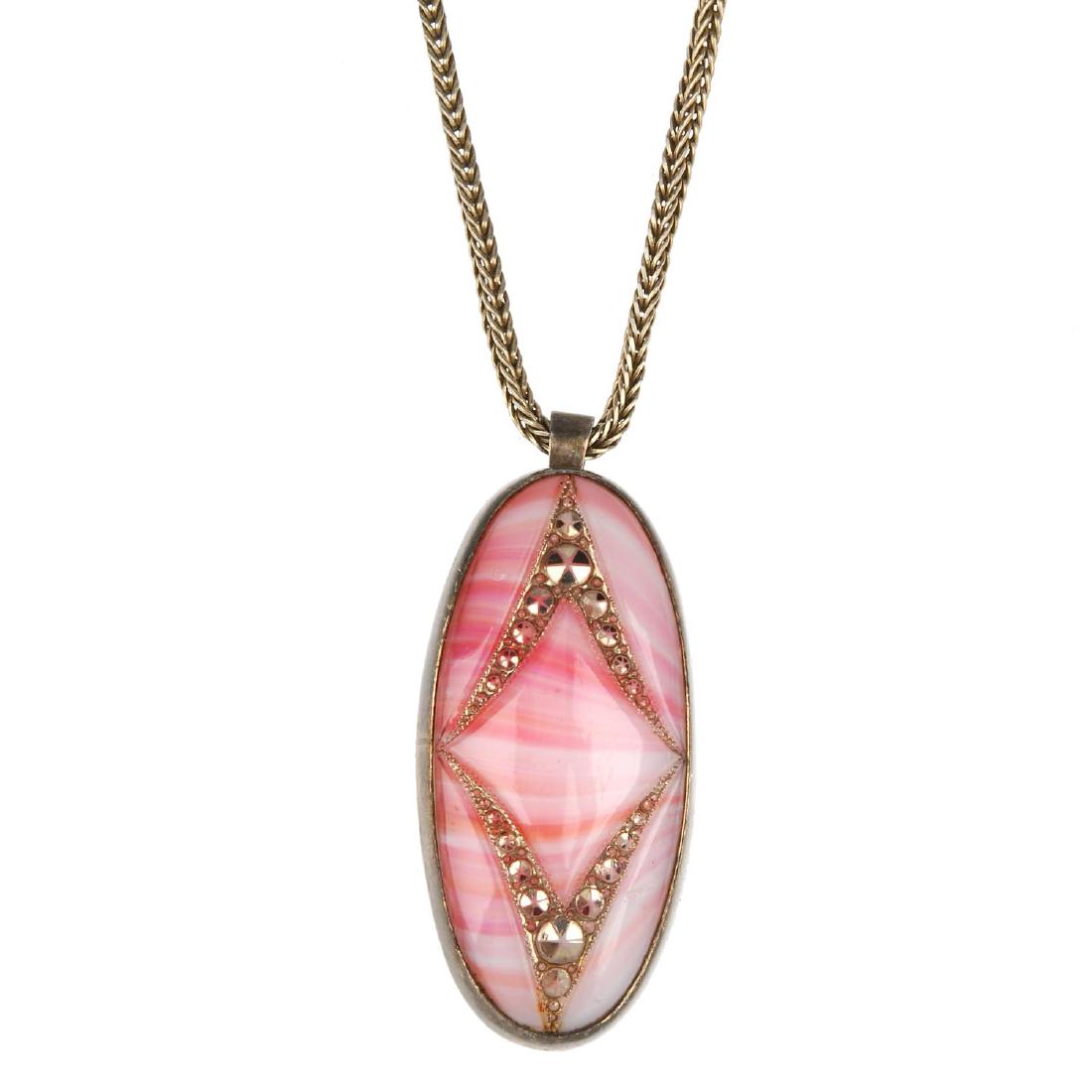 A selection of silver and white metal jewellery. To (1 of 3)