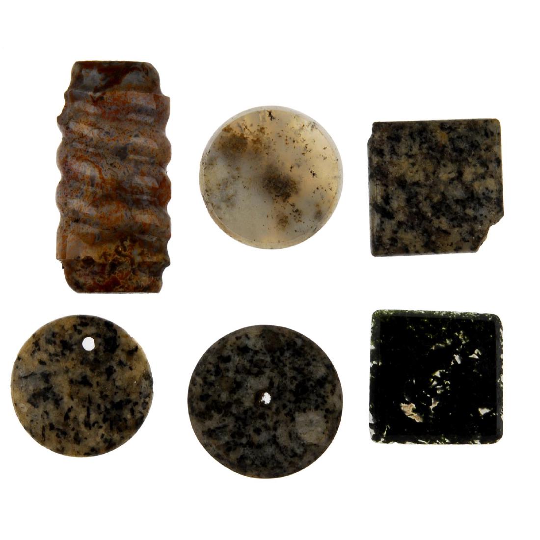 A selection of loose mainly agate panels. To include (1 of 5)