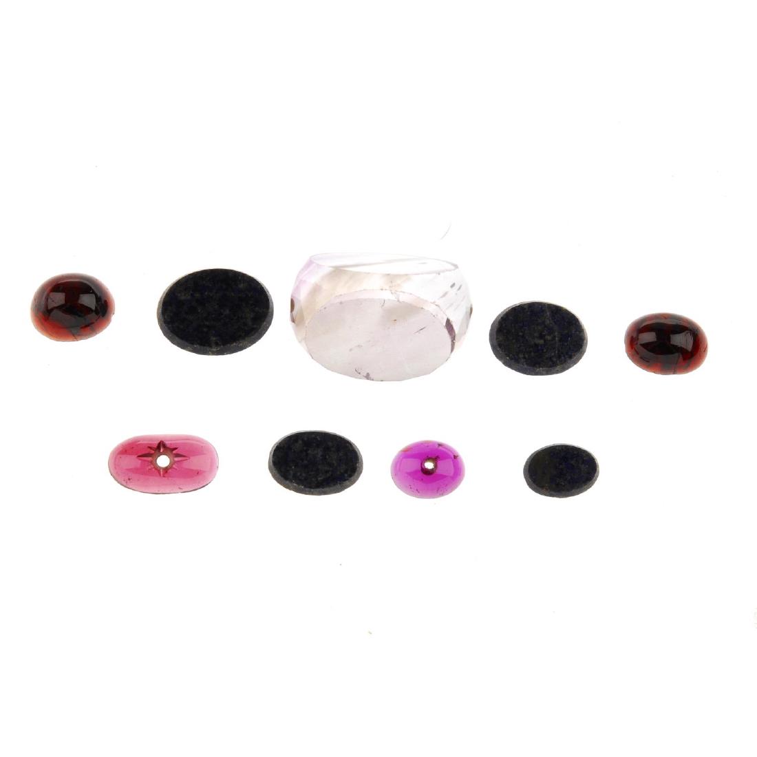 A selection of loose garnet cabochons, loose lapis (1 of 4)
