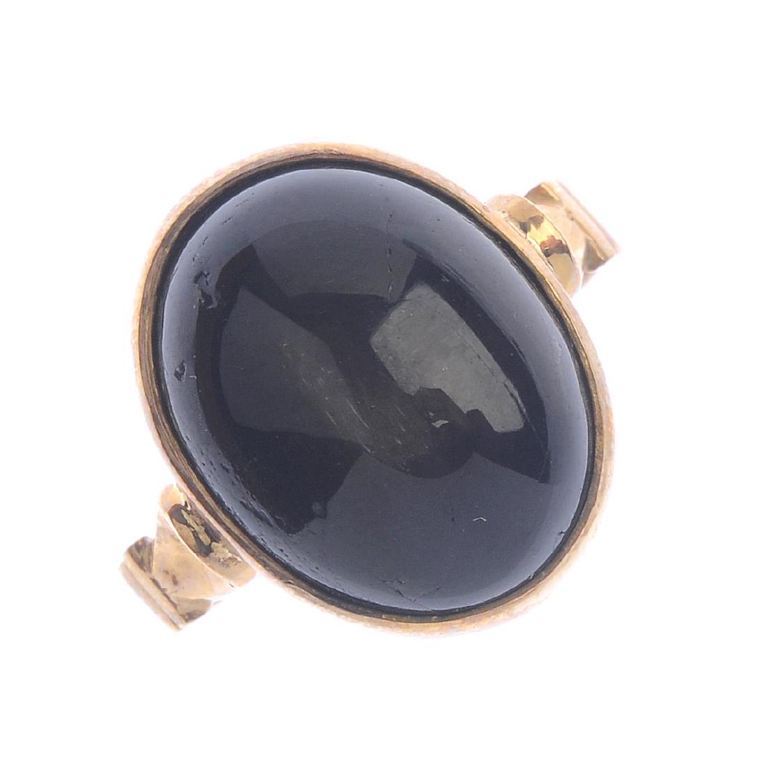 A star diopside single-stone ring. The oval four-ray (1 of 3)