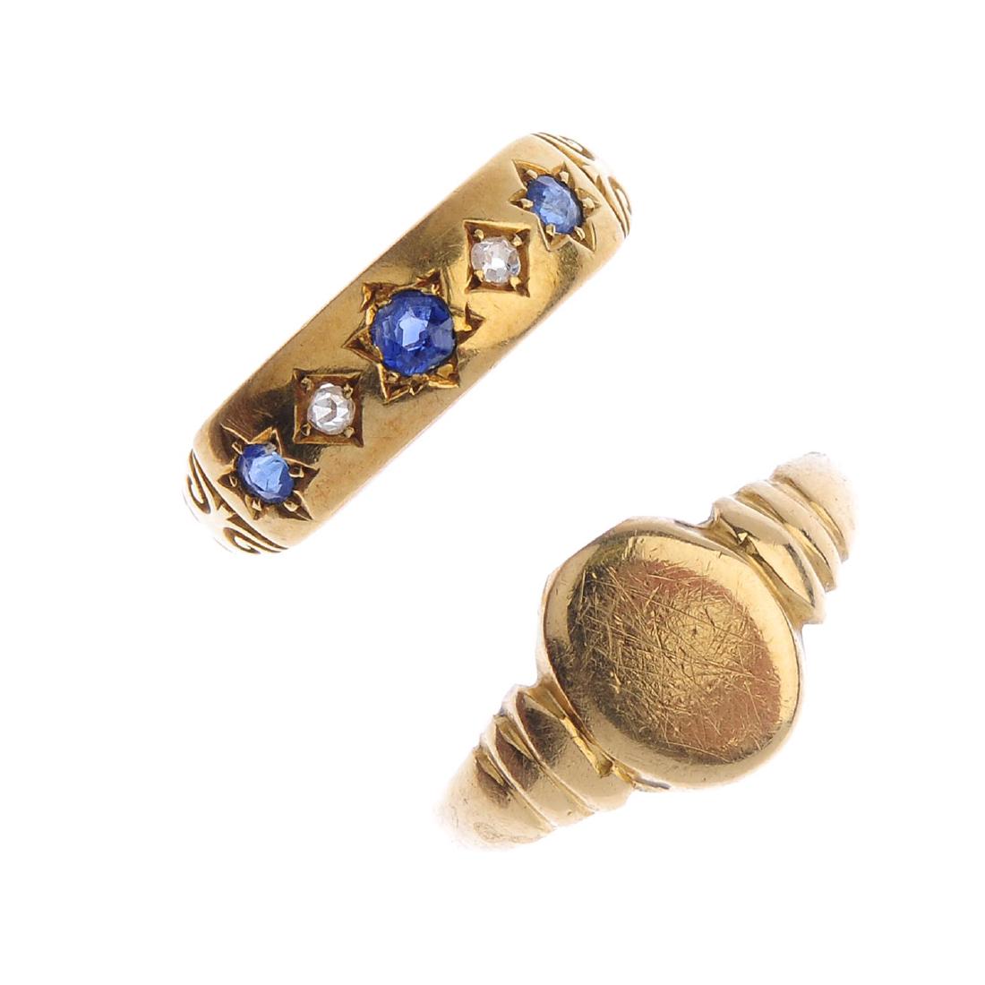 Two 18ct gold rings. The first an early 20th century (1 of 2)