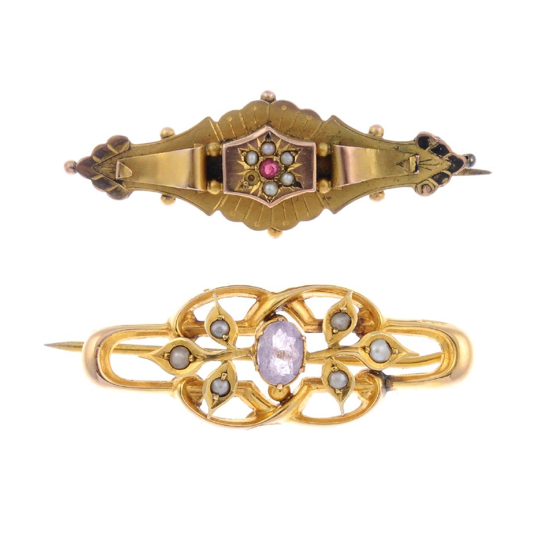 Two late 19th to early 20th century 9ct gold (1 of 2)