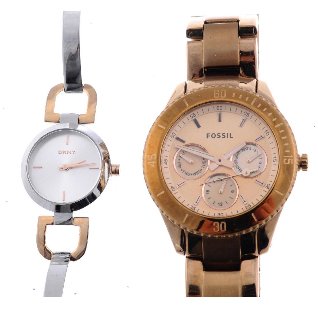 A bag of designer and branded watches, to include: A bag of designer and branded watches, to include examples by DKNY and Fossil. All recommended for spares or repair purposes only. Approximately 100.