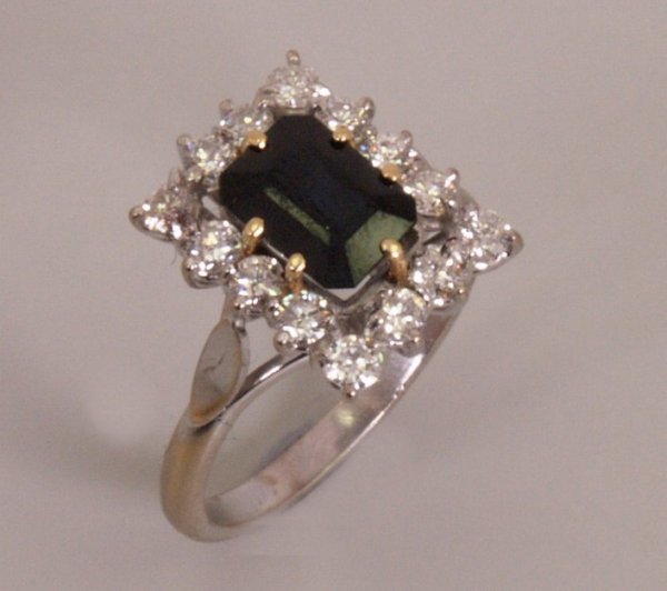 18ct white gold sapphire and diamond cluster ring 