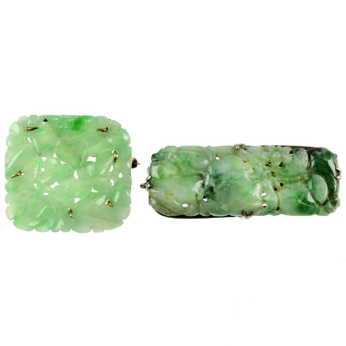 Four items of jade jewellery. To include a square-shape (1 of 2)