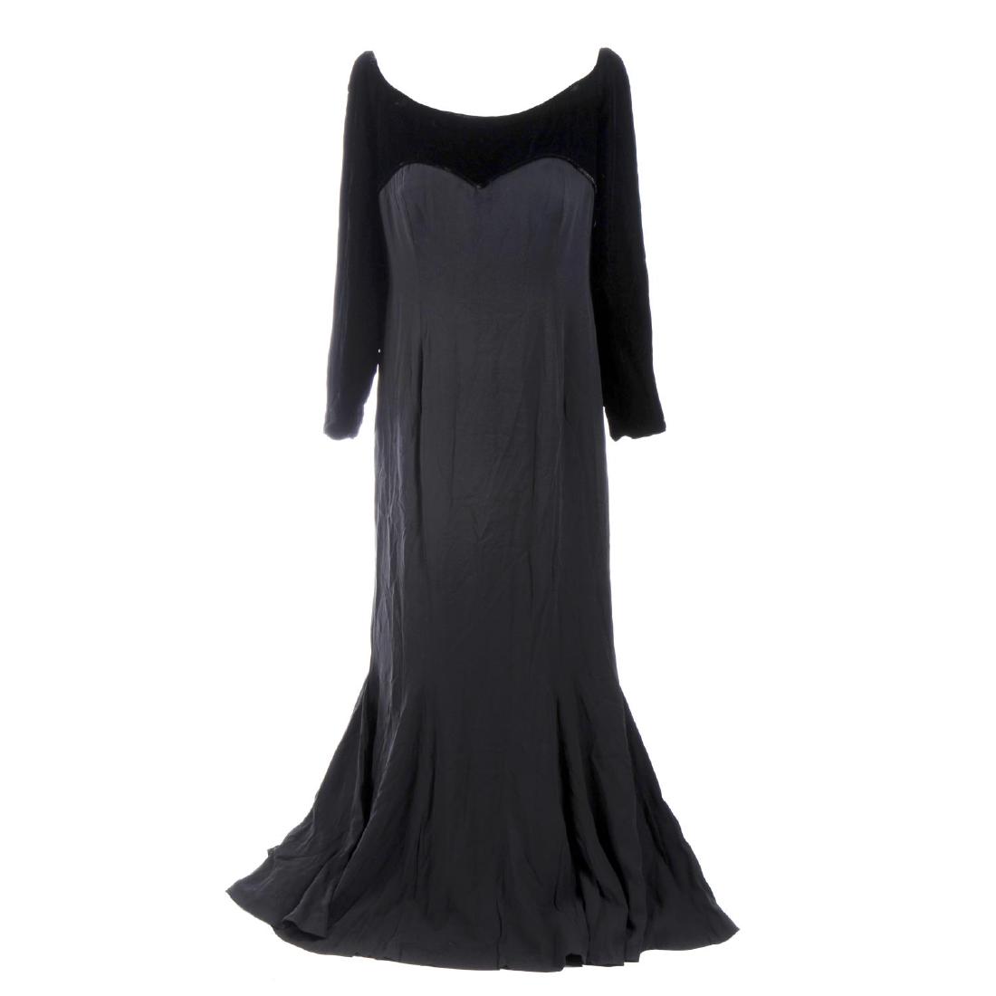 CATHERINE WALKER - a velvet dress. The black pure silk (1 of 5)