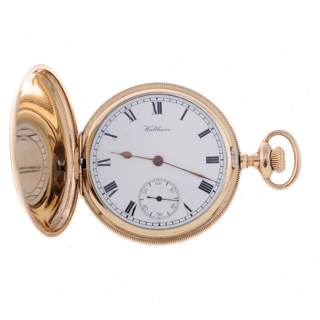 A full hunter pocket watch by Waltham. Gold plated: A full hunter pocket watch by Waltham. Gold plated case. Signed keyless wind seventeen jewel movement with ratchet tooth lever escapement. White dial. 51mm.