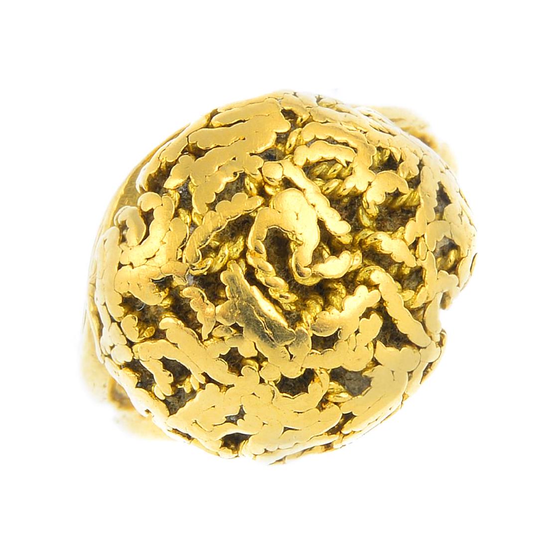 KUTCHINSKY - a 1960s 18ct gold ring. Of abstract (1 of 4)