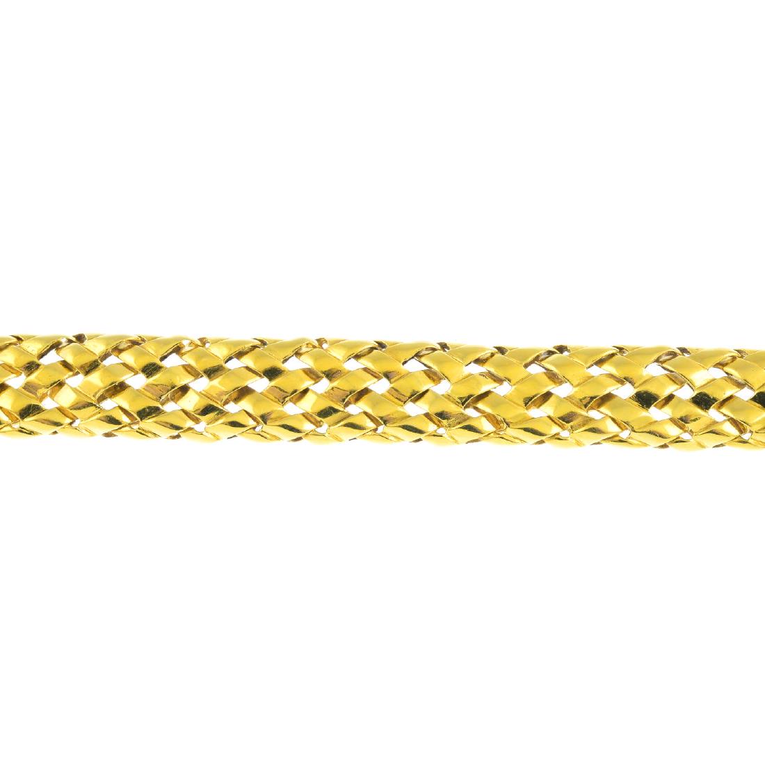 A diamond bracelet. The woven chain, with calibre-cut (1 of 3)