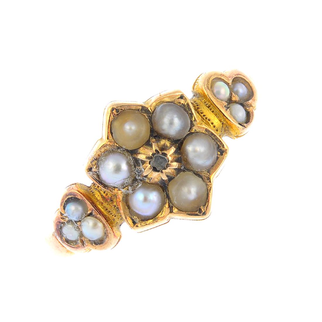 An early 20th century 15ct gold split pearl ring. The (1 of 3)