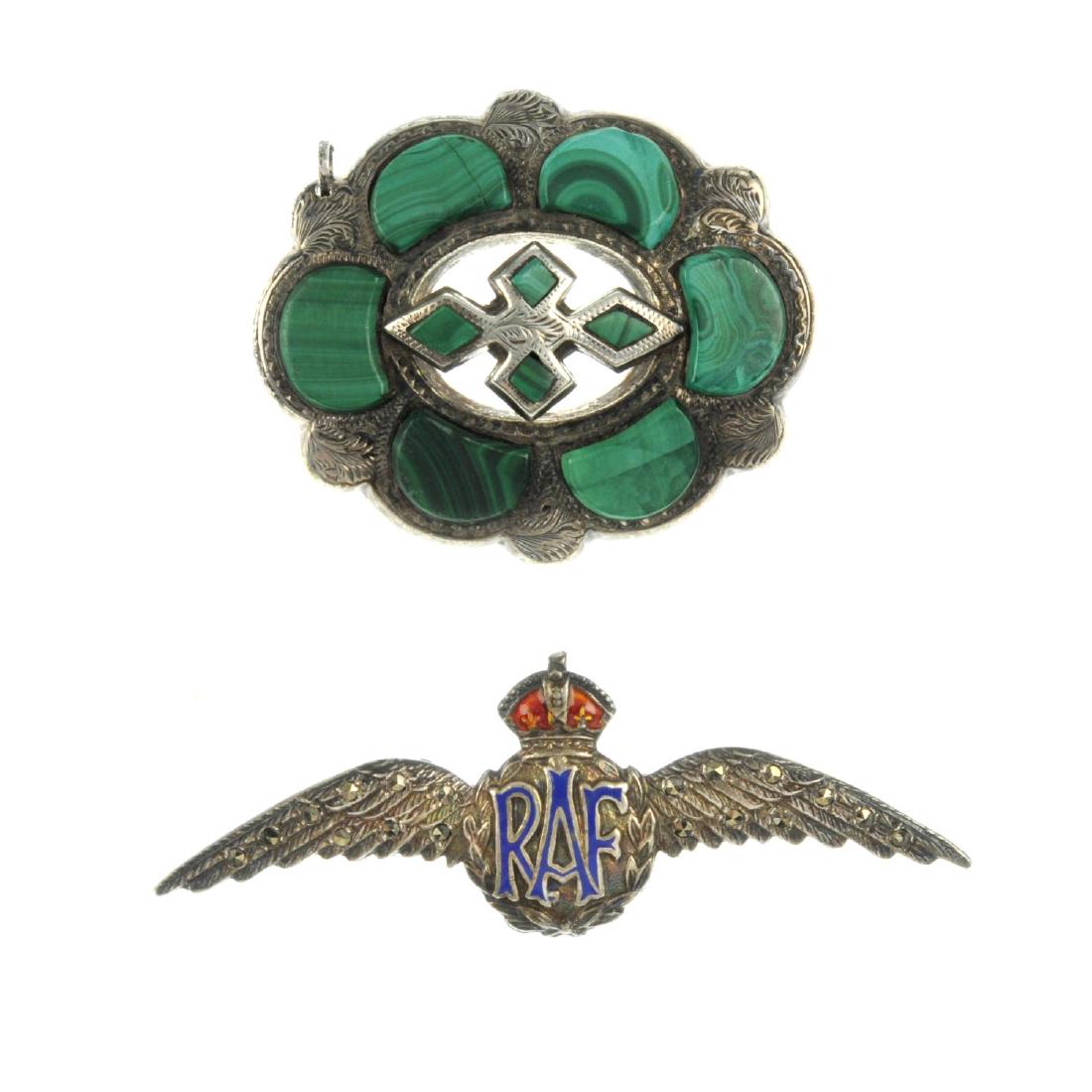 A selection of silver and white metal jewellery. To (1 of 2)