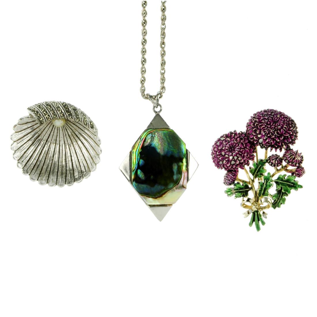 A selection of mainly designer costume jewellery. To (1 of 2)