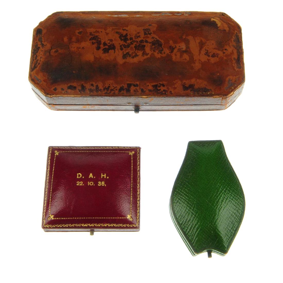 Thirty-one antique jewellery boxes. To include a  green (1 of 4)