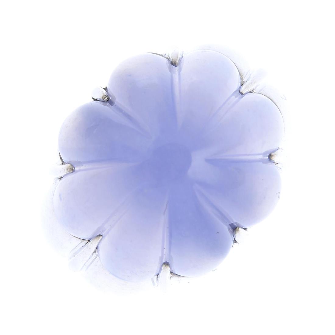 An 18ct gold chalcedony dress ring. The scalloped blue (1 of 3)