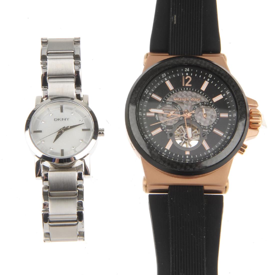 A bag of assorted watches, to include examples by: A bag of assorted watches, to include examples by Michael Kors and DKNY. All recommended for spares or repair purposes only. Approximately 60.