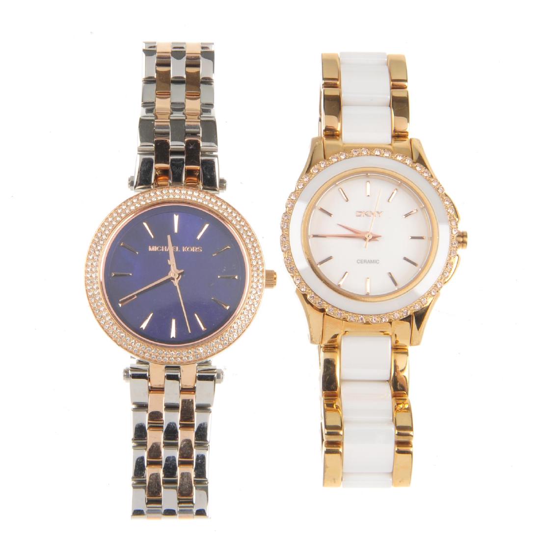 A bag of assorted watches, to include examples by: A bag of assorted watches, to include examples by Michael Kors and DKNY. All recommended for spares or repair purposes only. Approximately 60.