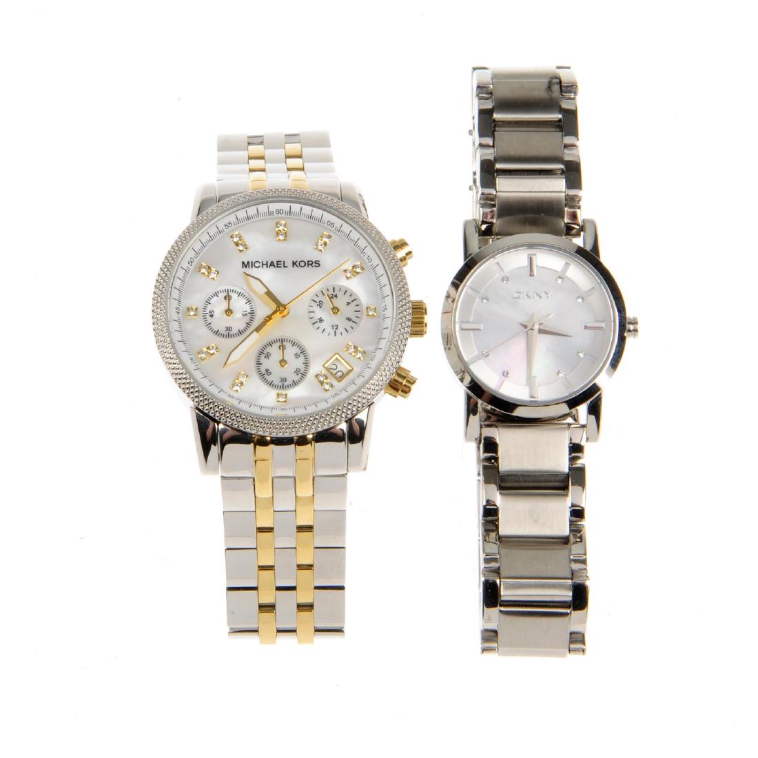 A bag of assorted watches, to include examples by: A bag of assorted watches, to include examples by Michael Kors and DKNY. All recommended for spares or repair purposes only. Approximately 60.