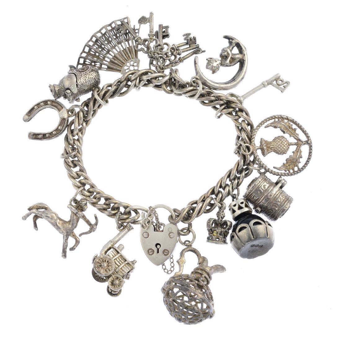 Six items of jewellery. To include a silver Thomas Sabo (1 of 2)