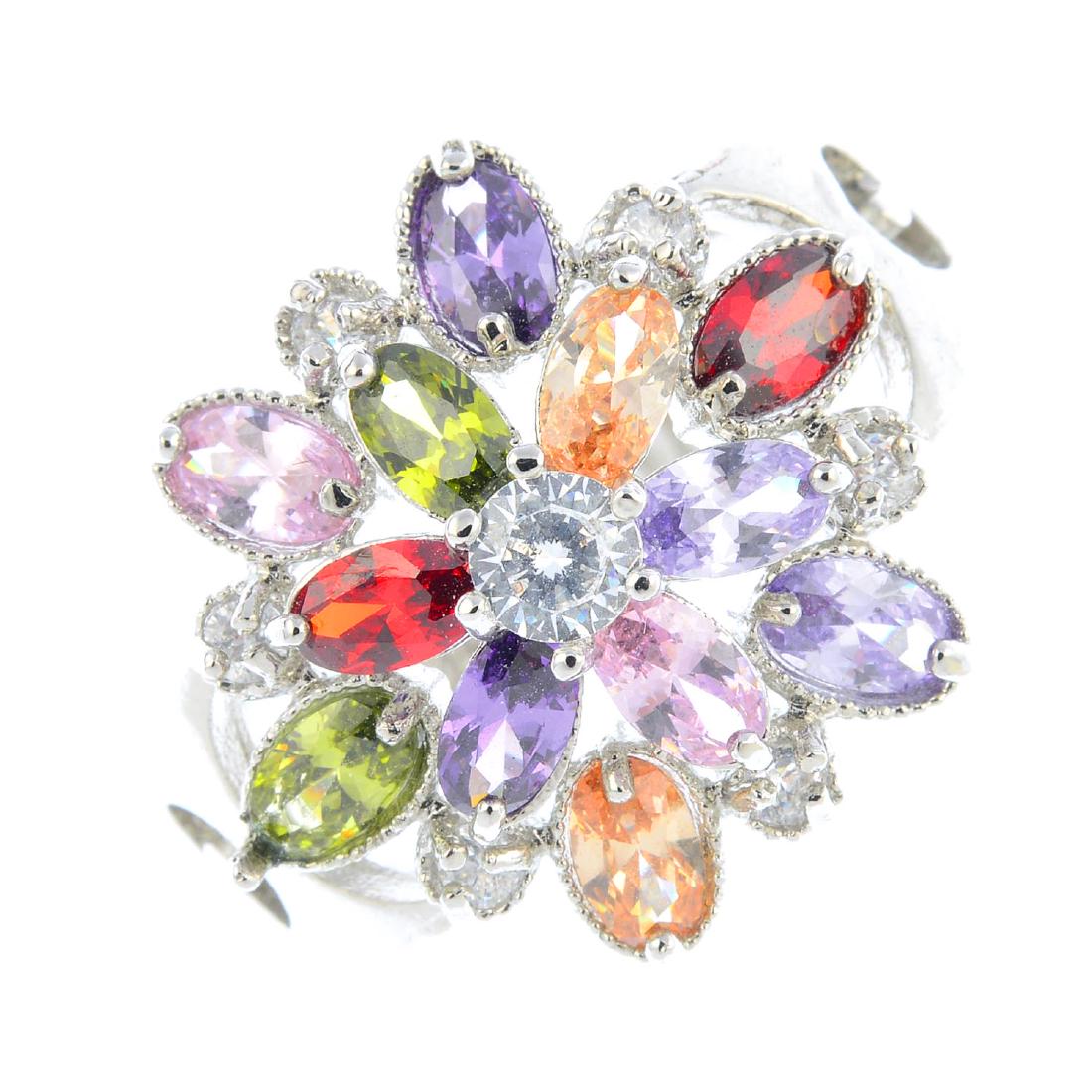 A selection of rings and pendants. To include an (1 of 2)