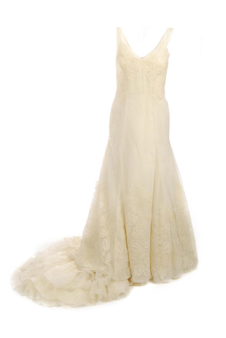 VERA WANG - an ivory sleeveless Veronique wedding (1 of 5)