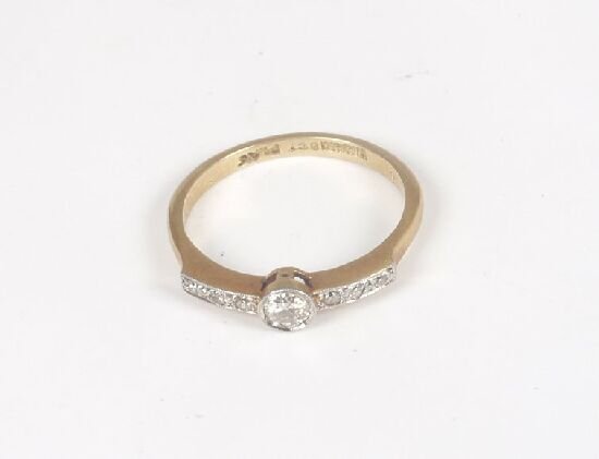 18ct gold and platinum collet set singl