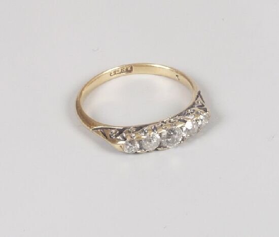 18ct gold graduated five stone old cut