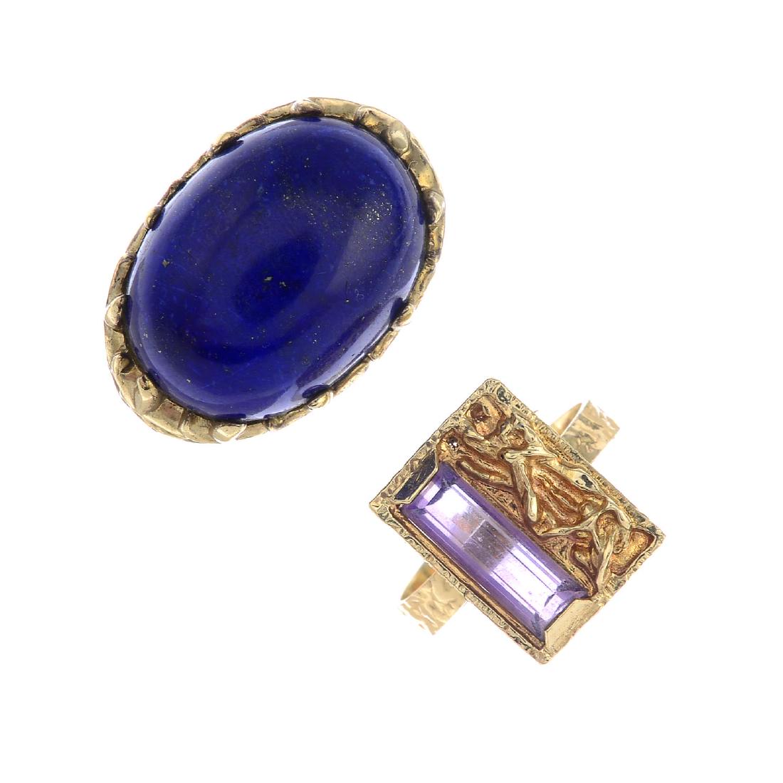 Four 9ct gold ring, variously set with a cameo, lapis (1 of 3)