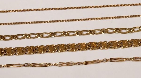 Five 9ct gold bracelets, to include curb and figar: Five 9ct gold bracelets, to include curb and figaro bracelets and three fancy link bracelets. Total weight 33.3 grams.