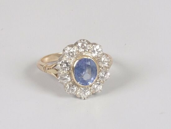 Oval collet set sapphire and diamond el