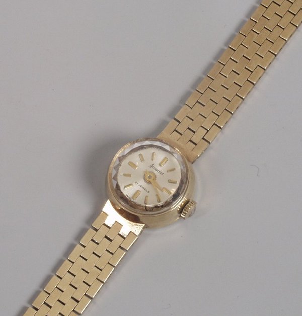 Lady's 9ct gold Accurist manual wristwa