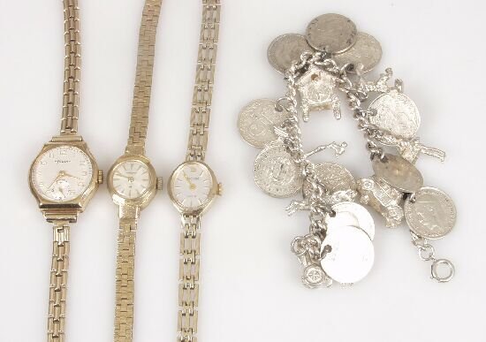 Three 9ct yellow gold bracelet watches