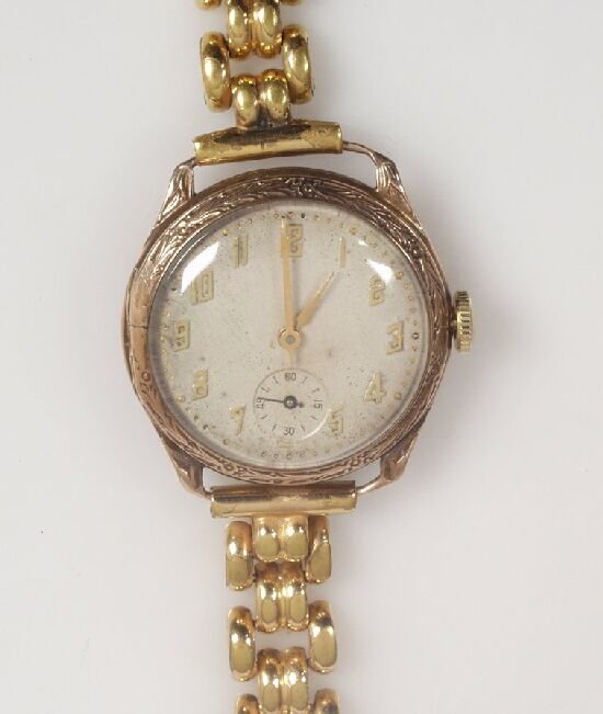 A gentleman's 9ct rose gold circular wa