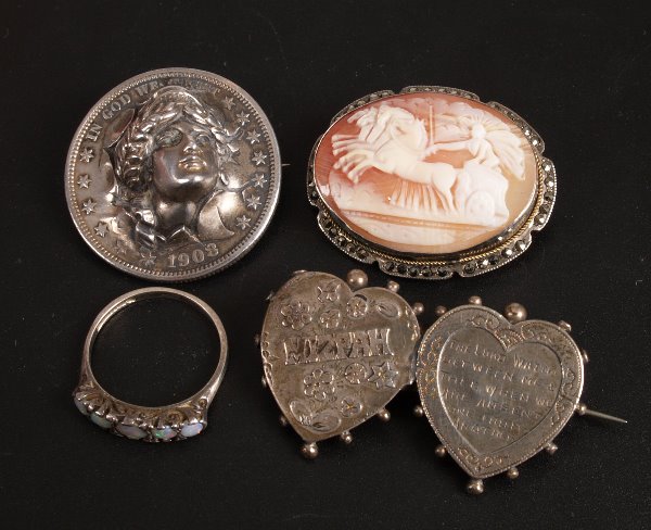 Two Victorian silver MIZPAH brooches, six other br