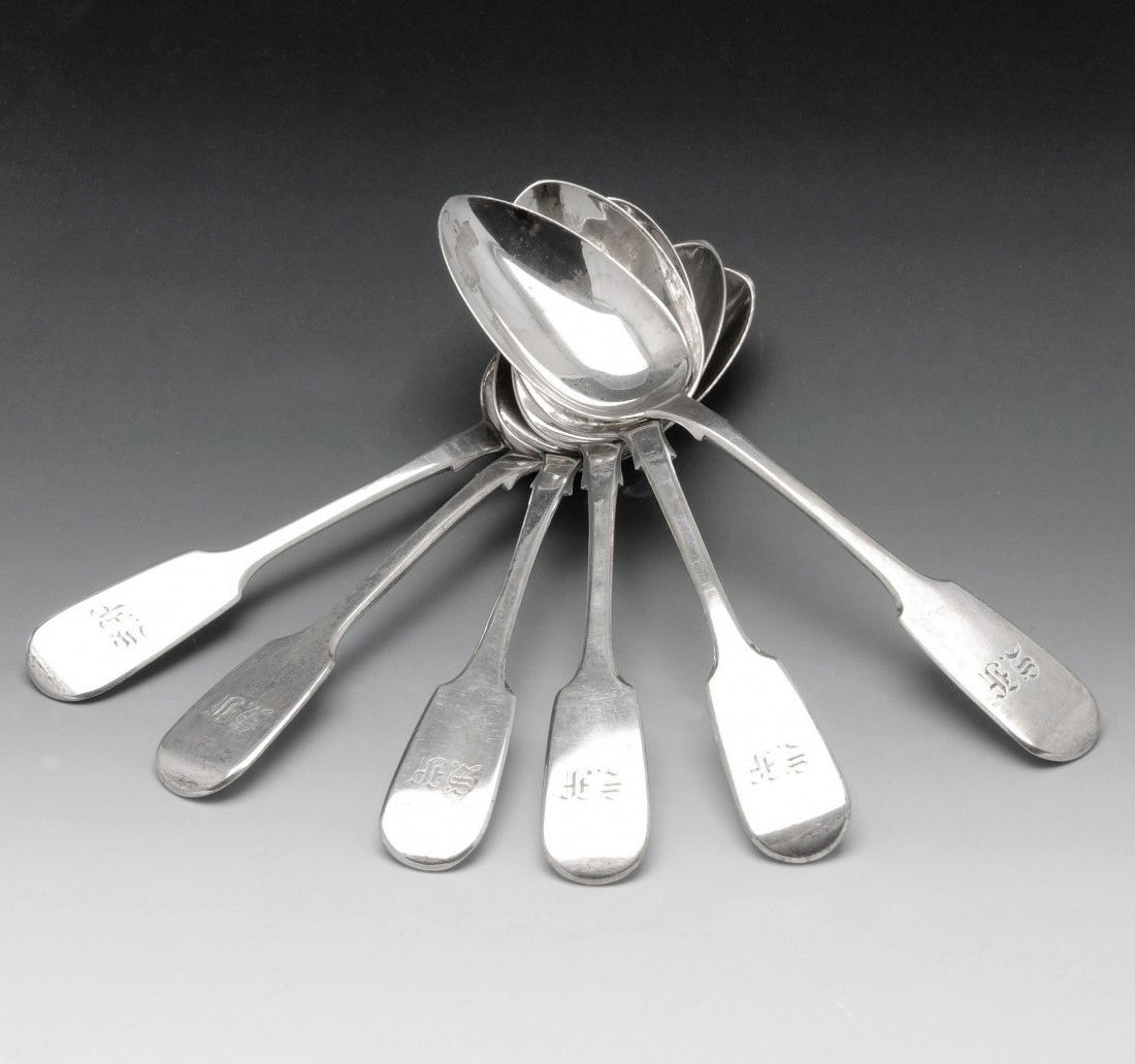 Victorian set of six Fiddle pattern teaspoons.: Victorian set of six Fiddle pattern teaspoons with initialled terminals. Hallmarked Robert Williams Exeter 1839. Gross weight 3.3 ozt (105 grams). The tea spoons appear in good overall condition they