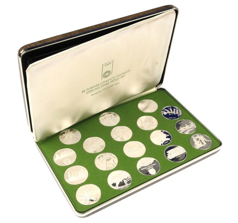 USA, Franklin Mint, Olympic Games Munich 1972, set: USA, Franklin Mint, Olympic Games Munich 1972, set of 18 fine silver proof medals, each 20g, in case of issue. As issued. (18).