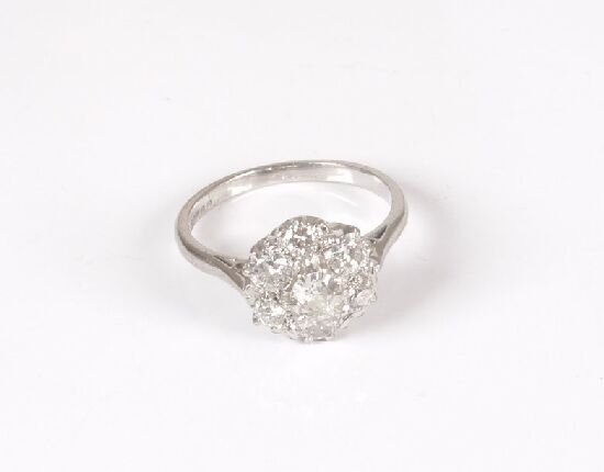 18ct white gold mounted seven stone dia