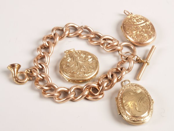A small collection of items, to include a rose g: A small collection of items, to include a rose gold curb bracelet with t-bar and 9ct gold horn design charm and two 9ct gold lockets with front design scroll decoration and one other.