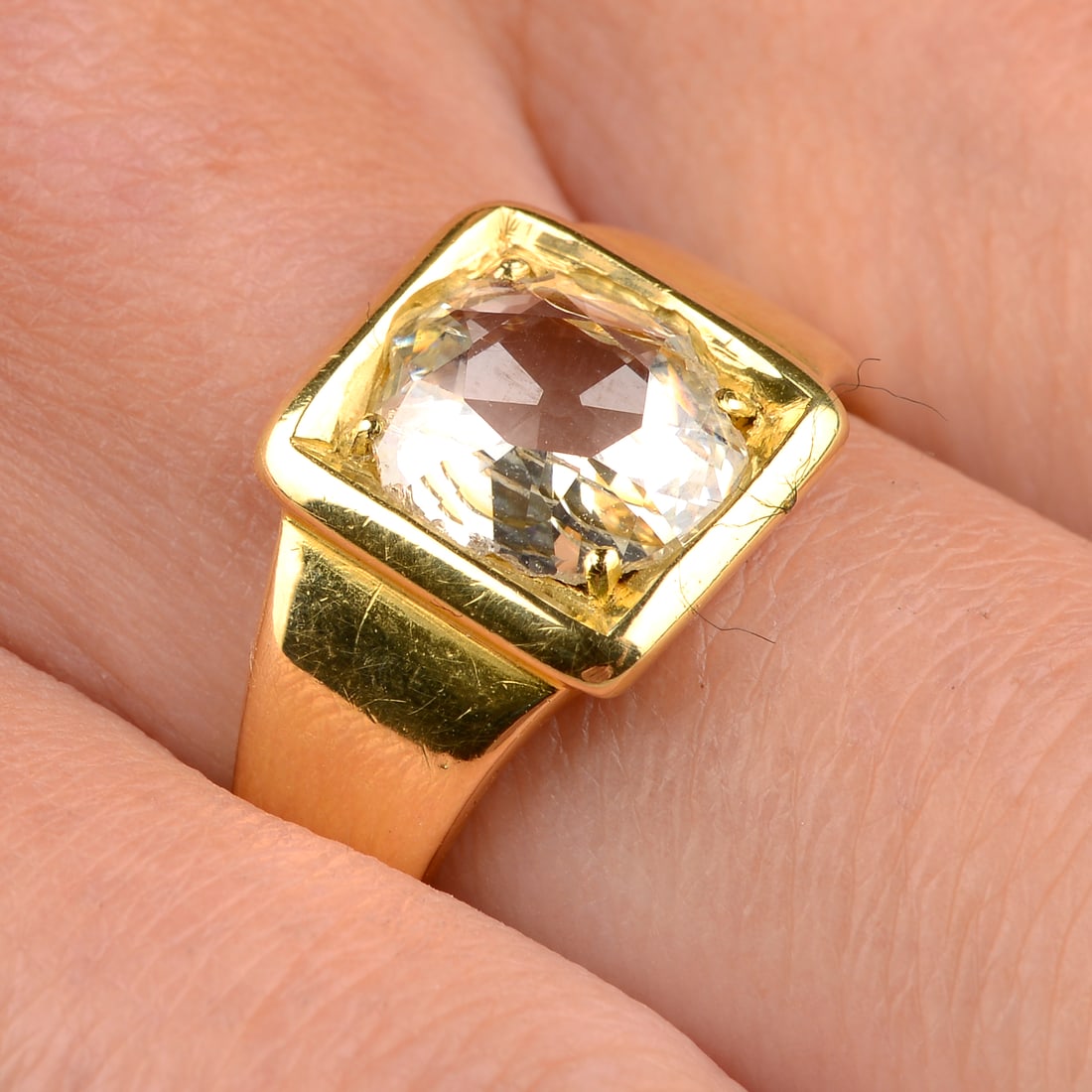 A mid Victorian 18ct gold old-cut diamond single-stone ring.Diamond estimated weight 0.90ct, based (1 of 5)