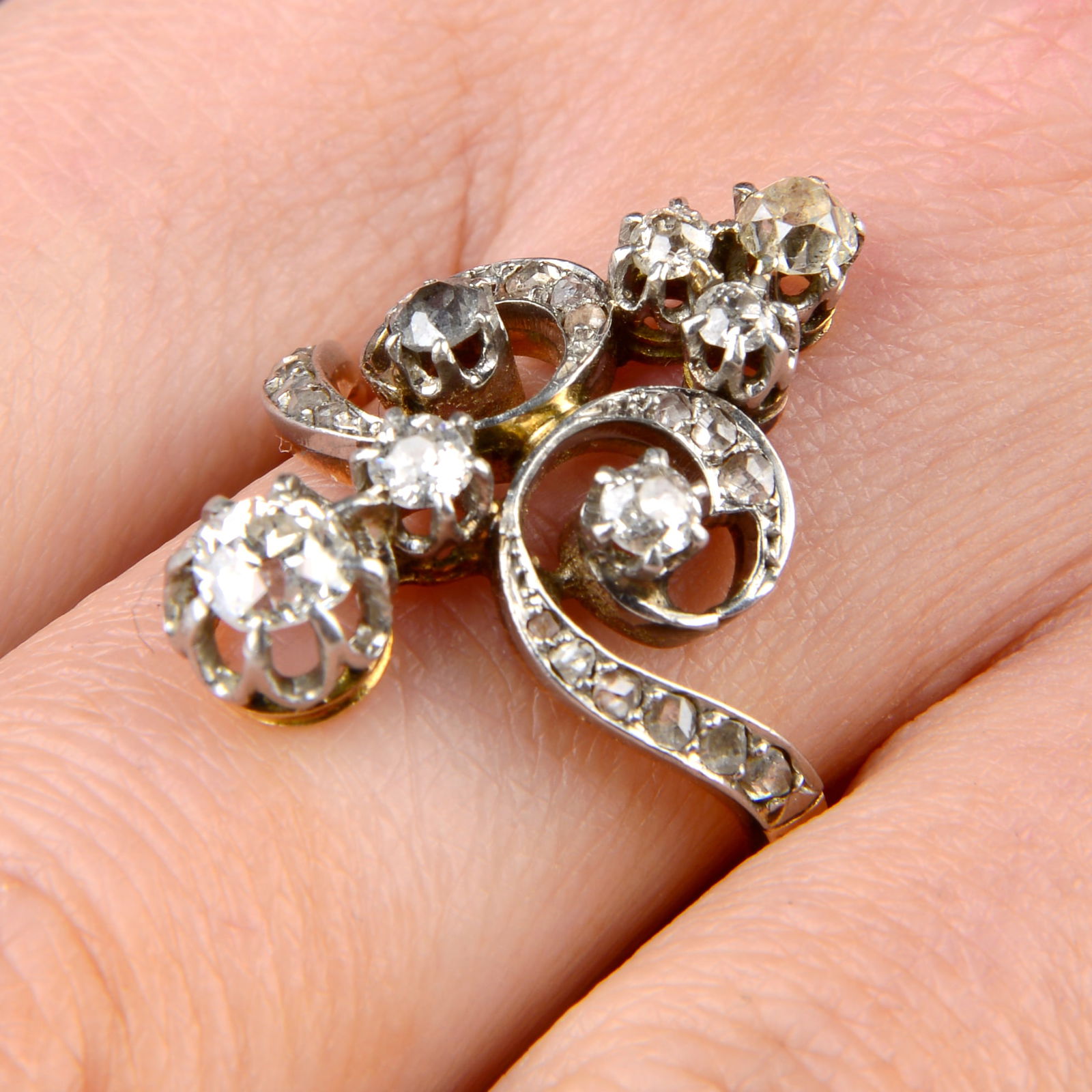 Early 20th century platinum & gold diamond ring (1 of 5)