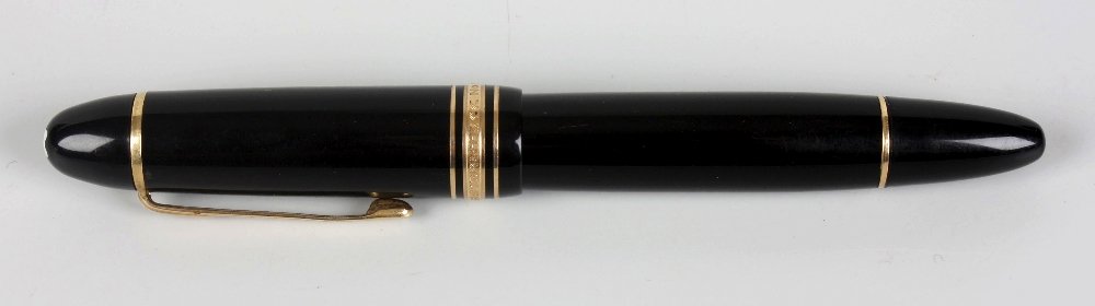 A Mont Blanc 'Meisterstuck' 149 fountain pen: A Mont Blanc 'Meisterstuck' 149 fountain pen. The body with screw-on cover having gilt collar engraved "MONT BLANC MEISTERSTUCK No. 149", with original 149 4810 bi-colour nib stamped "18C MONTBLANC 75