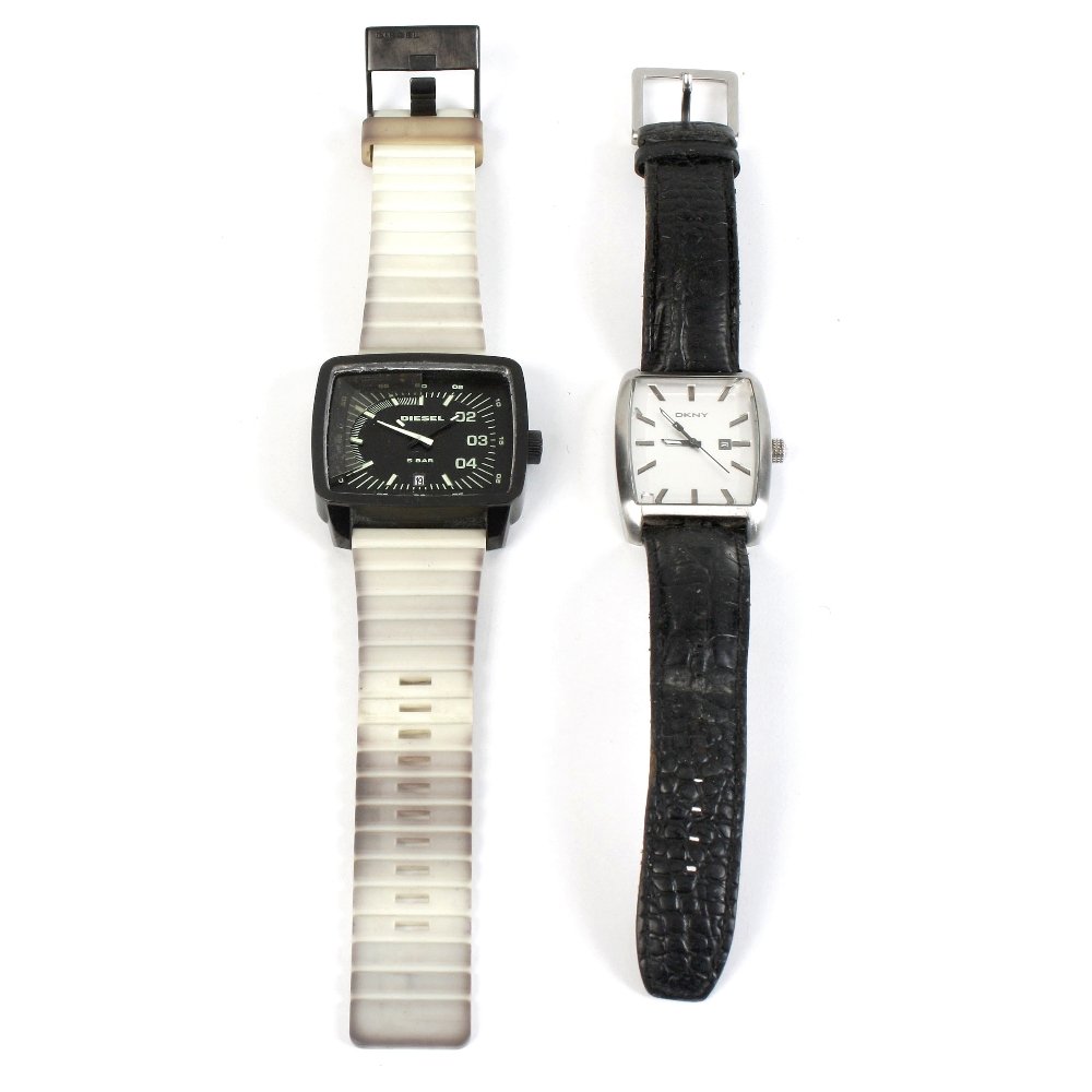 A bag of various watches.: A bag of various watches, recommended for repair purposes only, to include DKNY, Police etc. Approximately 100.