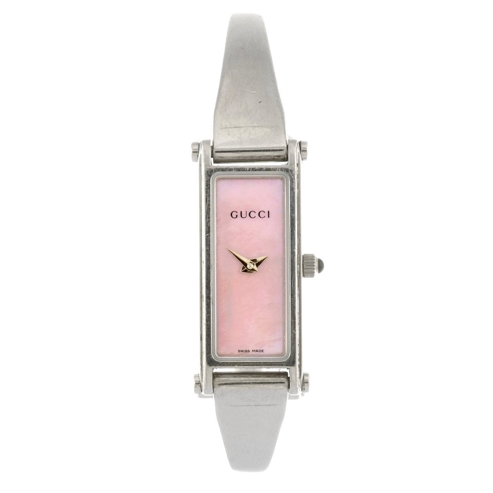 A stainless steel quartz lady's Gucci 1500L bangle watc