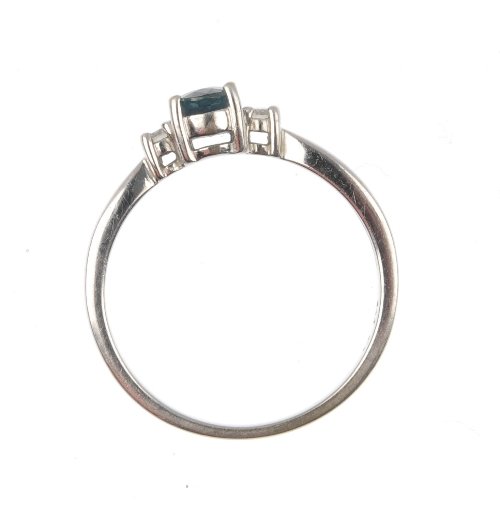 (18277) A 9ct gold diamond and sapphire three-stone rin - 2