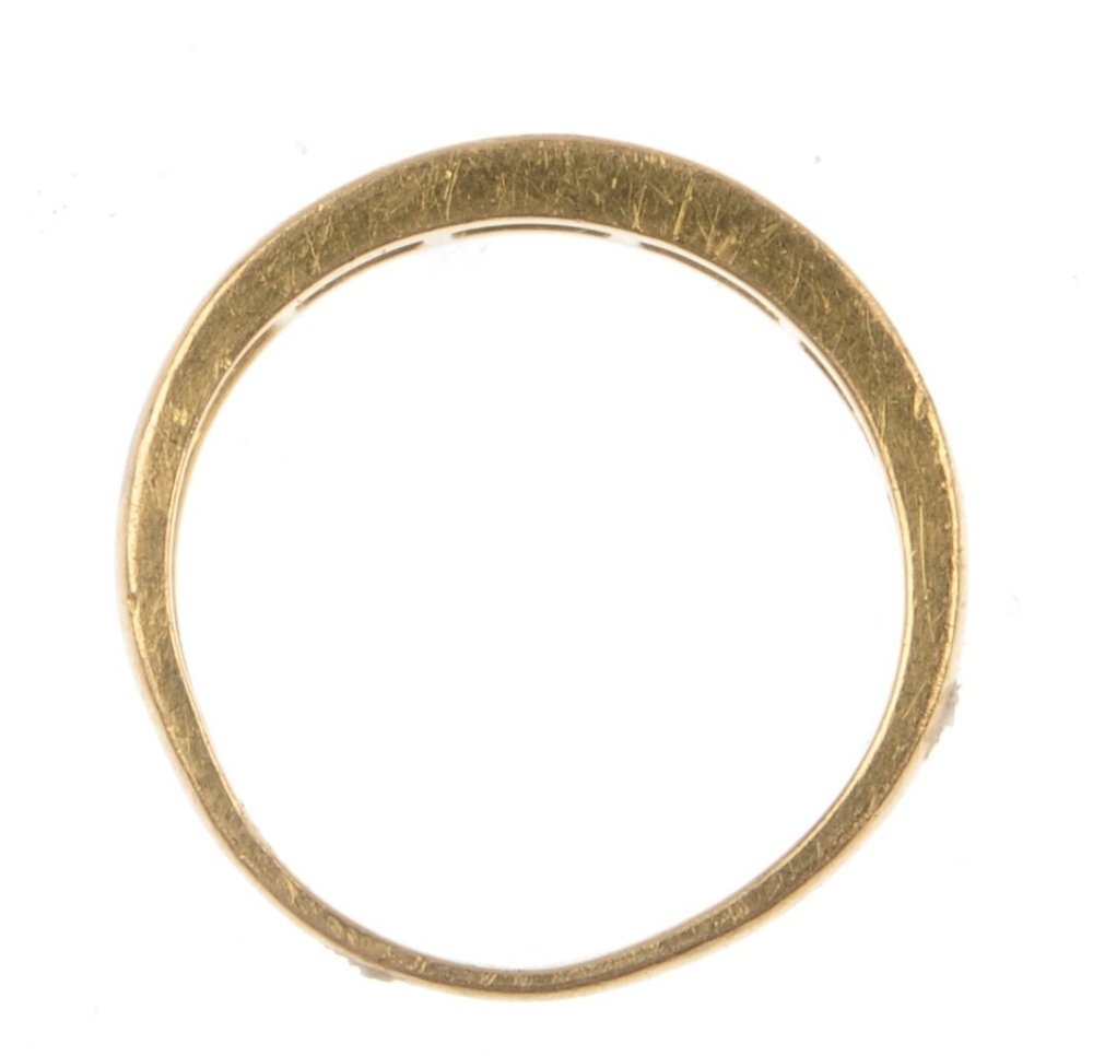 A paste half-circle eternity ring. - 3