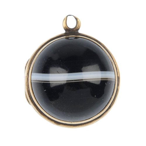 A mid Victorian spherical, hinged agate locket.: A mid Victorian spherical, hinged agate locket, the 9ct gold mounted halves open to reveal two photograph panels. Length including suspension loop 2cms.