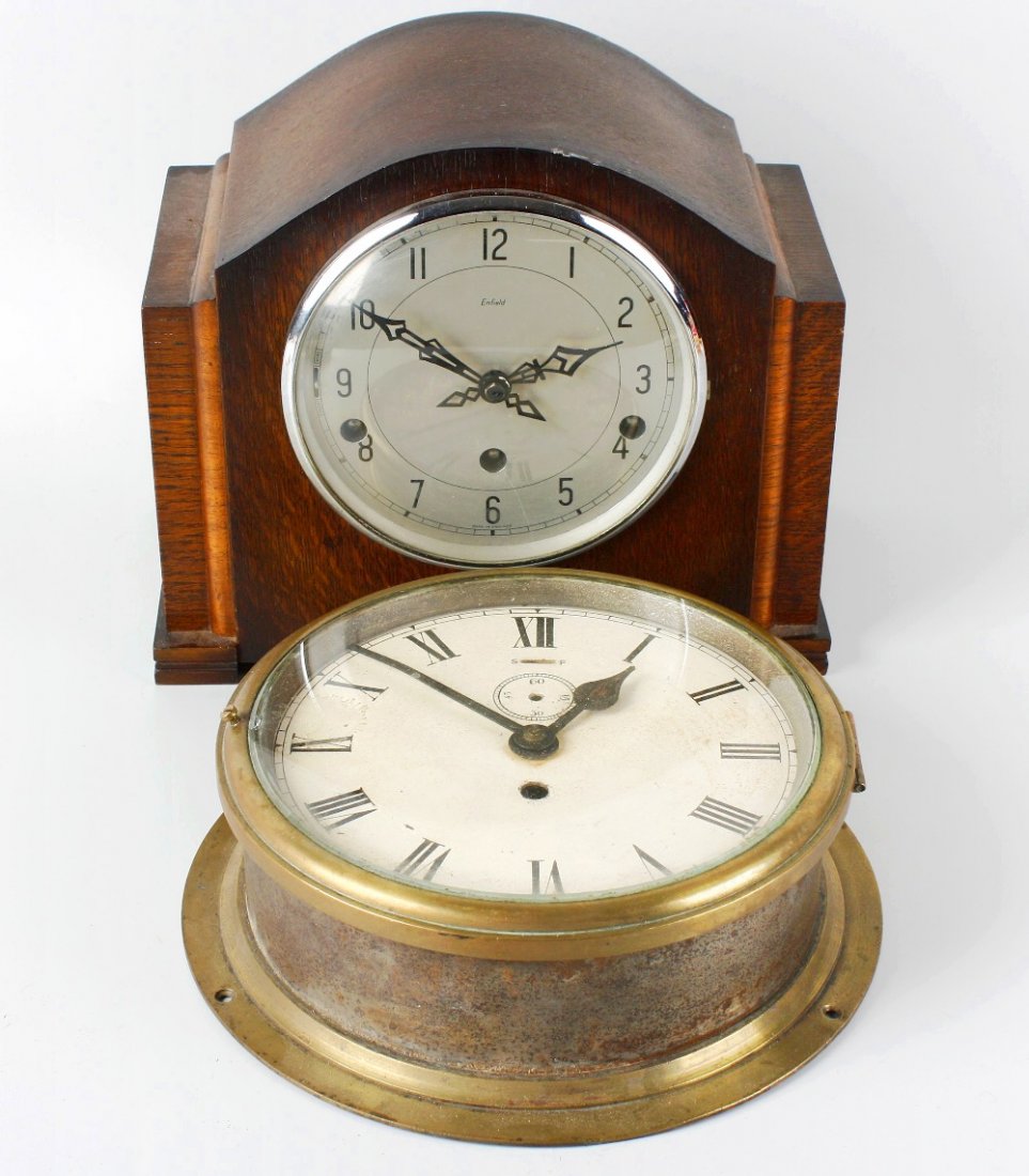 A selection of assorted clocks to include Vienna style: A selection of assorted clocks to include Vienna style wall clock, oak cased wall clocks, mantel clocks, etc, a brass cased ships bulk head style clock, other clocks, dial glasses, etc.